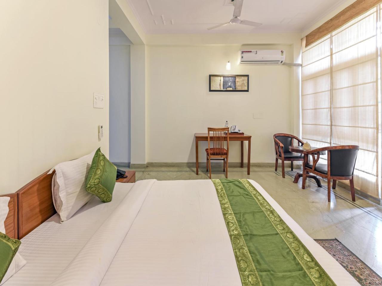 Treebo Trip The Nest Corporate Hotell Greater Noida Eksteriør bilde