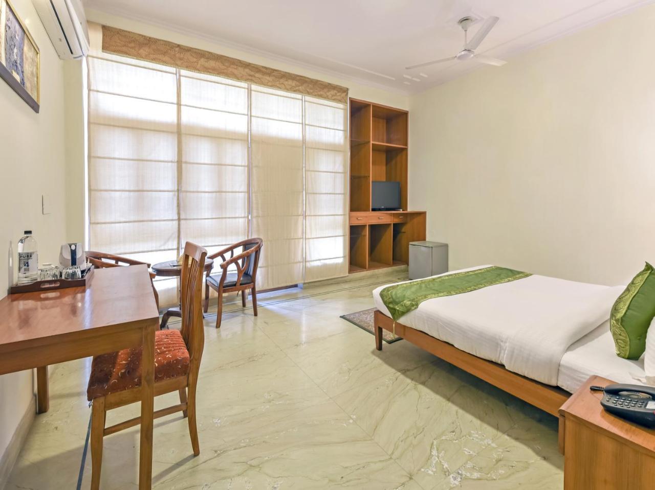 Treebo Trip The Nest Corporate Hotell Greater Noida Eksteriør bilde