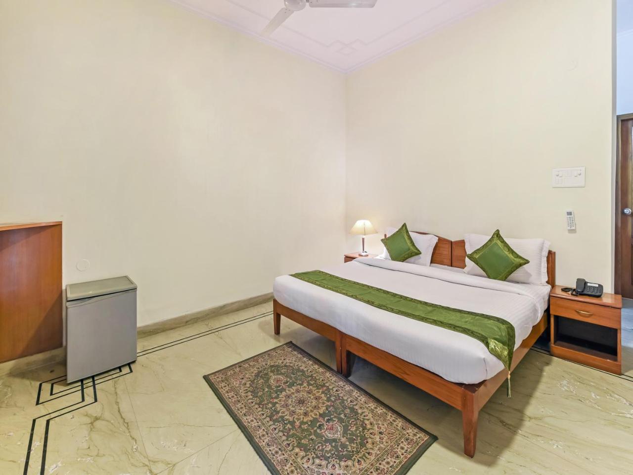 Treebo Trip The Nest Corporate Hotell Greater Noida Eksteriør bilde